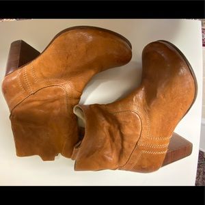 Frye Carson Mid Heel Short Boots